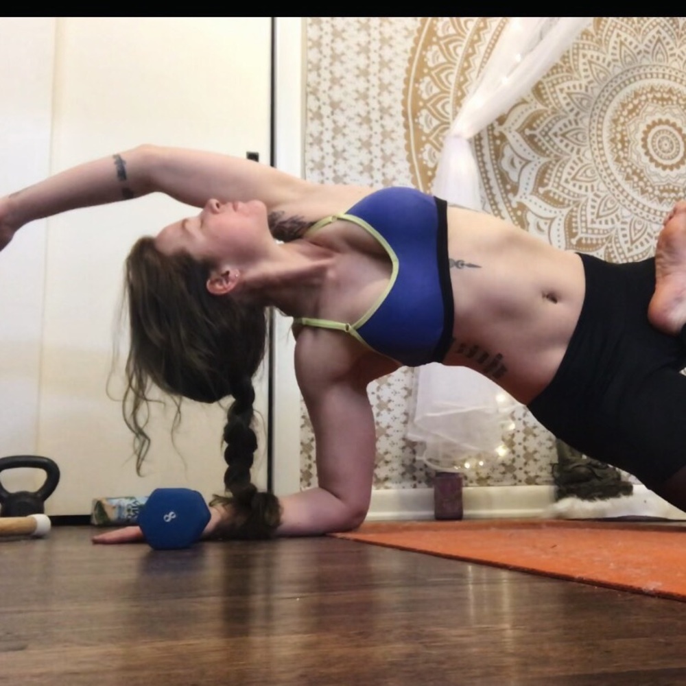 Alo sports bra